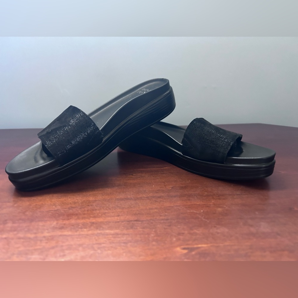Donald Pliner black wedge platform figi slide Size 9M